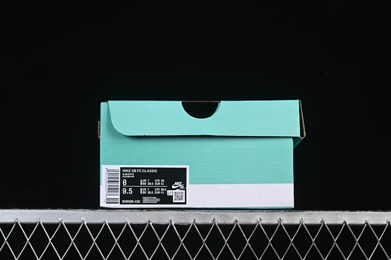 All categories Nk SB Dunk series Nike SB Fc Classic campus sneakers Nike SB Fc Classic Nike autumn and winter campus casual sneakers 909096-400